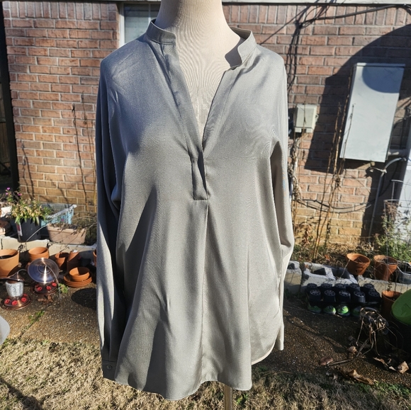 Vince Split Neck Silk Blend Tunic NWT - Picture 16 of 16